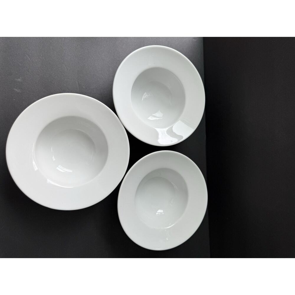 Pottery Barn Great White Rimmed Soup Cereal Pasta Bowls Set (3) 7-3/4” Modernist